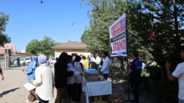 AĞRI BELEDİYESİ YKS ÖĞRENCİLERİNE İKRAMDA BULUNDU