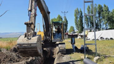 FATİH MAHALLESİ’NDE KANAL ÇALIŞMALARI ARALIKSIZ SÜRÜYOR