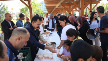 AĞRI BELEDİYESİNDEN  AŞURE İKRAMI