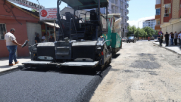 AĞRI BELEDİYESİ ASFALT ÇALIŞMASINA BAŞLADI