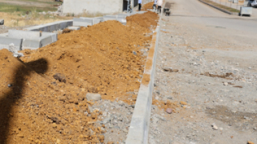 AĞRI BELEDİYESİ KENT GENELİNDE KALDIRIM VE YOL DÜZENLEMELERİNİ SÜRDÜRÜYOR