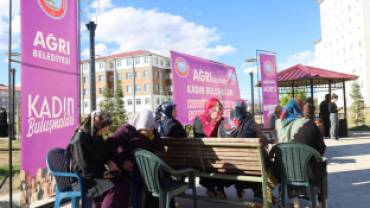 Fırat Mahallesi’nde Kadın Buluşması Düzenlendi