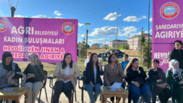 Fırat Mahallesi’nde Kadın Buluşması Düzenlendi