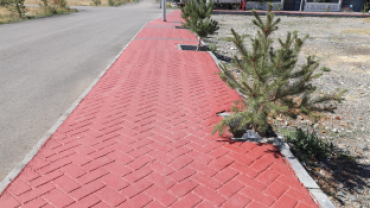 AĞRI BELEDİYESİ’NİN YOL VE KALDIRIM ÇALIŞMALARI DEVAM EDİYOR