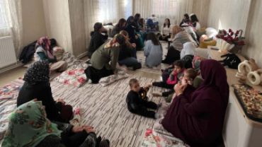 AĞRI BELEDİYESİ KADIN POLİTİKALAR MÜDÜRLÜĞÜ, 25 KASIM KAPSAMINDA MAHALLELERDE ATÖLYELER GERÇEKLEŞTİRDİ