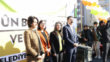 DENGBEJ ŞAKÎRO KENT MEYDANI AÇILDI