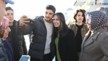 DENGBEJ ŞAKÎRO KENT MEYDANI AÇILDI