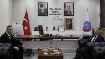 Vali Dr. Osman Varol'dan Başkan Karadoğan’a tebrik ziyareti
