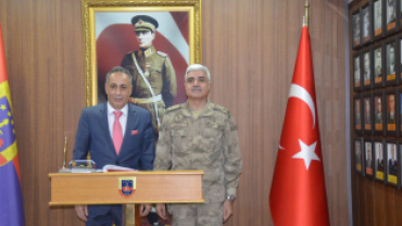 Başkan Karadoğan; İl Jandarma Komutanı ve İl Emniyet Müdürüne İadei Ziyaret yaptı.