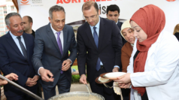 Ağrı Belediyesi Geleneksel Ağrı Mutfağı Tanıtımında Halise Yemeği Tanıttı.