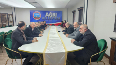 AĞRI’DA YOĞUN KAR YAĞIŞINA KARŞI ARALIKSIZ ÇALIŞMA